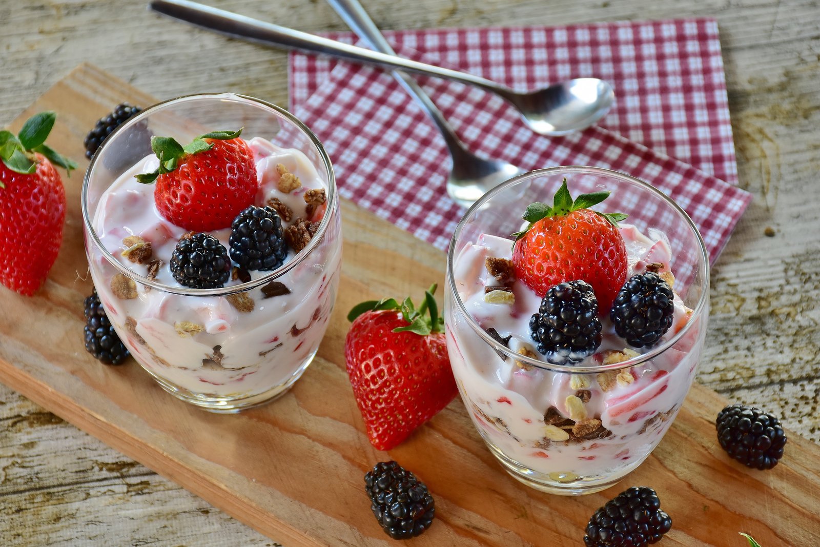 strawberry-dessert-2191973