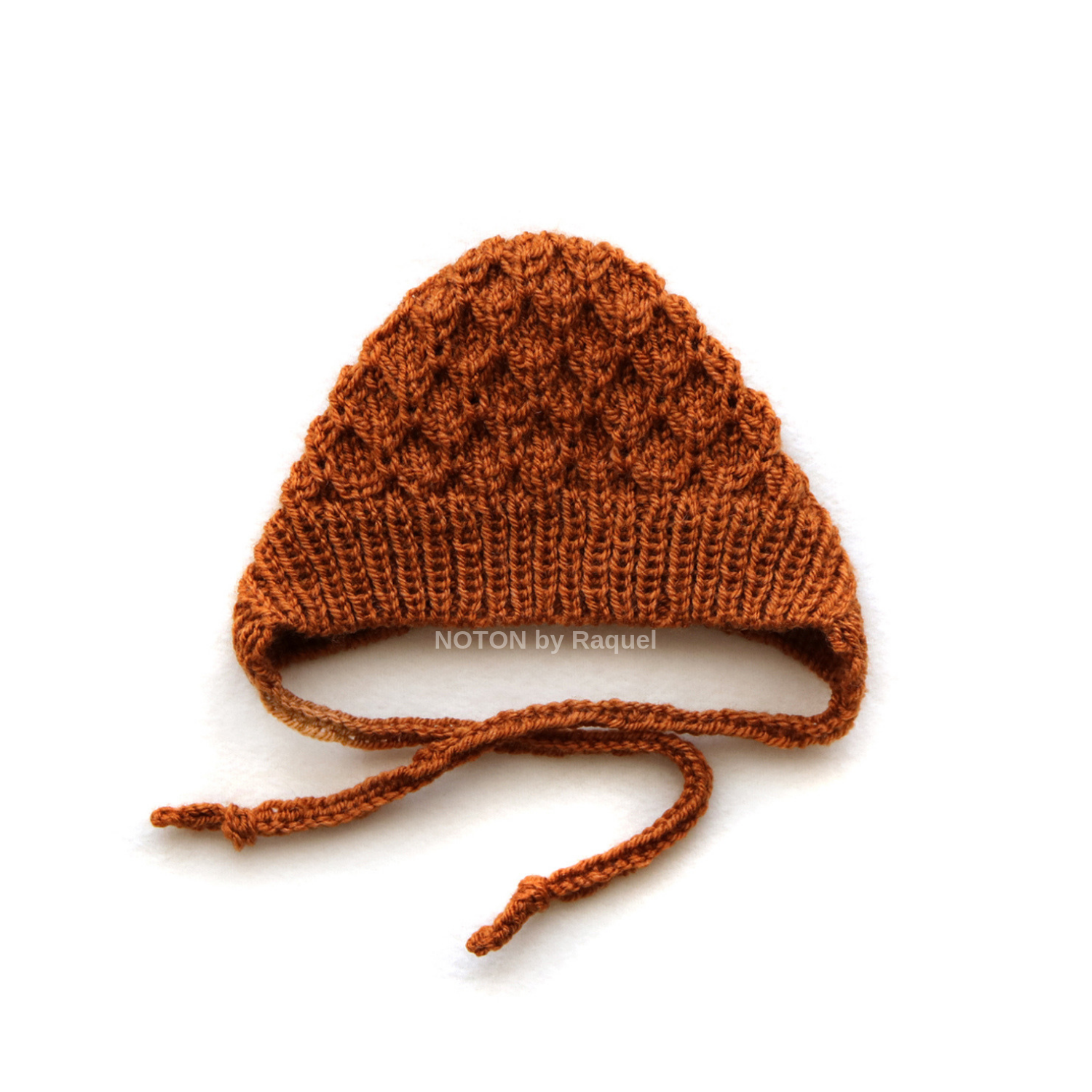 Touca de inverno para bebé em tricot artesanal na cor terra cota NOTON by Raquel KIDS