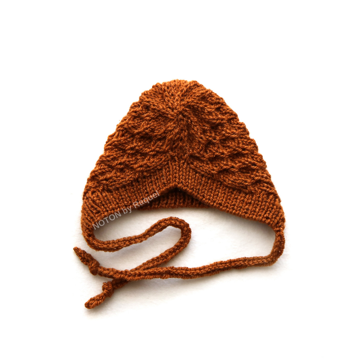 Touca de inverno para bebé em tricot artesanal na cor terra cota NOTON by Raquel KIDS