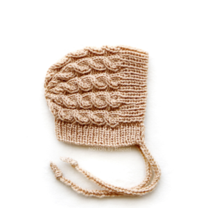 Touca de inverno para bebé em tricot artesanal na cor bege NOTON by Raquel KIDS