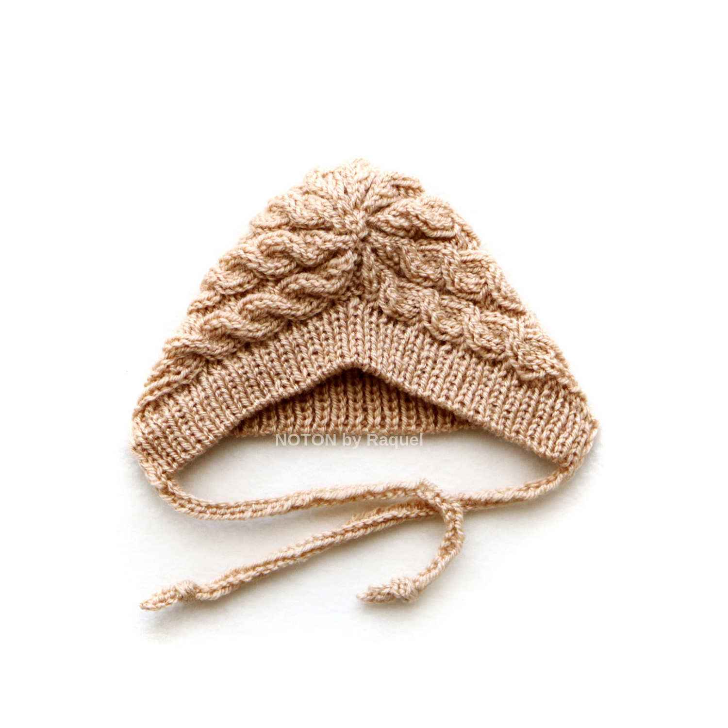 Touca de inverno para bebé em tricot artesanal na cor bege NOTON by Raquel KIDS